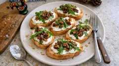 Bruschetta de Natal com figos secos e iogurte: uma entrada simples e bonita