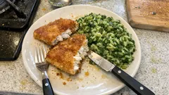 Peixe-espada frito com arroz de grelos: crosta leve e arroz verdinho, sem complicações