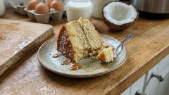 Bolo pudim de coco: sobremesa 2 em 1, húmida e cremosa, perfeita para servir bem fresca