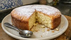 Bolo de iogurte fofo e simples: a receita caseira que sai sempre bem