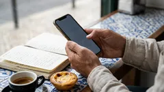 Legendas para fotos sozinha: ideias por vibe para Instagram e TikTok