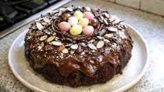 Ninho da Páscoa de chocolate — bolo em coroa fofo com limão e creme aveludado