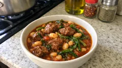 Carne guisada com feijão e couves: tacho bem apurado e molho aveludado