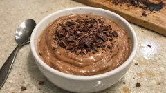 Creme de chocolate e café: sobremesa sedosa que pode fazer com antecedência