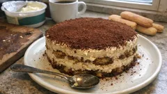 Tiramisù enformado: cremoso, firme e pronto a desenformar (sem forno)