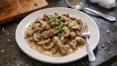Strogonoff de novilho cremoso com cogumelos — pronto em 30 minutos