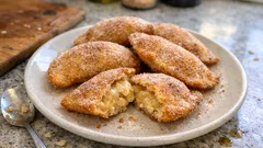 Azevias de grão tradicionais: massa fininha e recheio cremoso com canela e limão