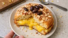 Pão de ló de Páscoa com creme de gemas e amêndoa: alto, fofo e fácil de montar