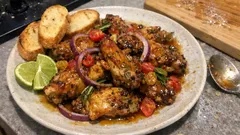 Asas de frango agridoces no forno com cebola roxa — douradas e cheias de molho