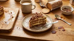 Bolo de bolacha com noz pecan: a sobremesa sem forno que fica perfeita no dia seguinte