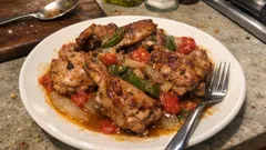 Coelho no forno com vinho branco e ervas: assado tenro e com molho natural