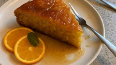Tarte de laranja grega com massa filo: húmida, leve e com calda de canela