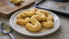 Esses de limão caseiros: a receita simples para bolachas leves e perfumadas