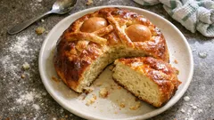 Folar doce de Páscoa fofo e aromático: receita simples com canela e erva-doce